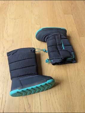 Ten Little Kids Waterproof Winter Snow Boots in Navy with Teal Sole